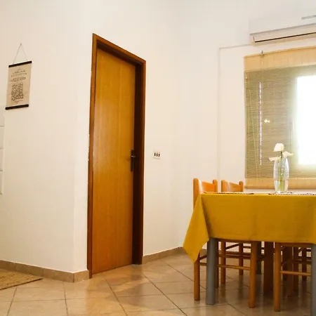 20 * Sveti Filip i Jakov